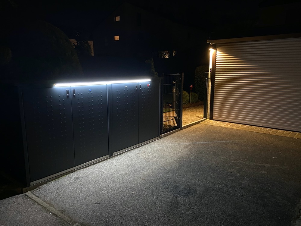 Hueblog: Zeig‘ dein Hue: Outdoor LightStrip an der Mülltonnenbox