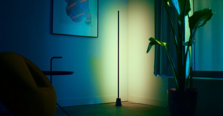 Hueblog: Neue Philips Hue Play Serie: Weitere Stehleuchte aufgetaucht